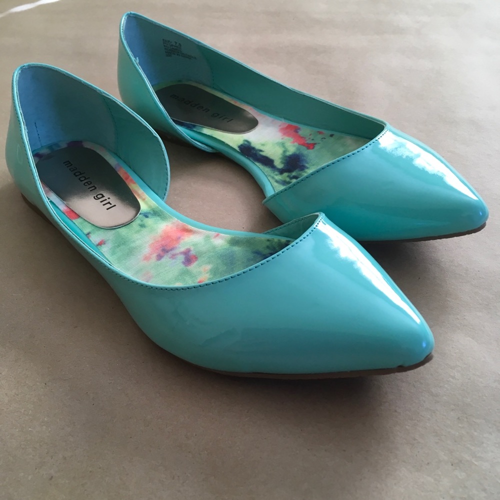 Madden Girl Cutout Flats